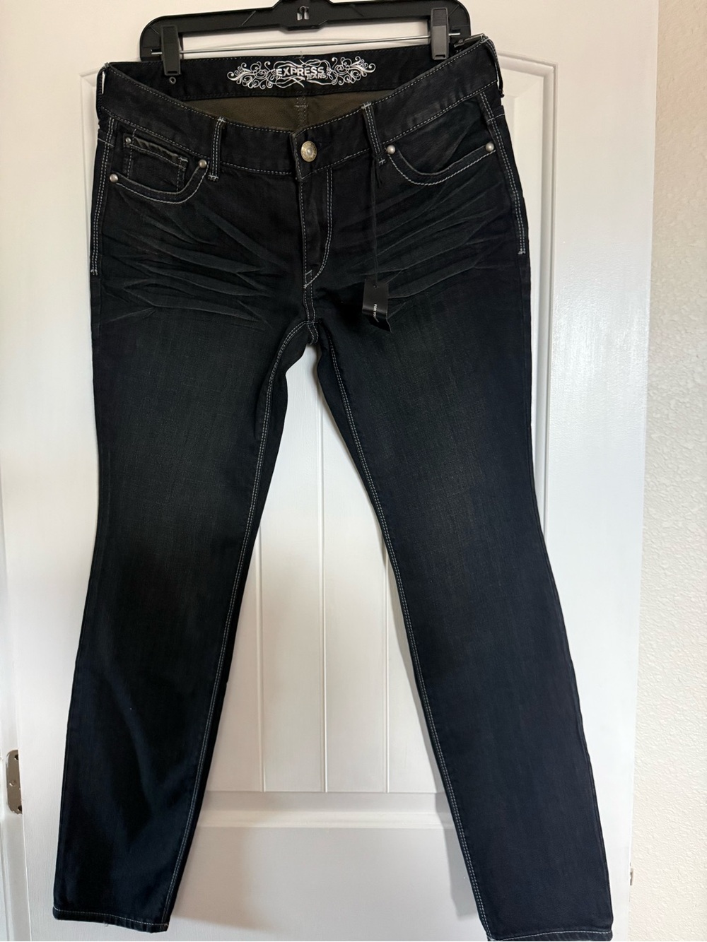 Express Dark Wash Black skinny low rise Jeans
